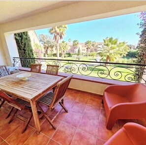 Outdoor dining - Corsica - Air-conditioned 3-bedroom apartment for 5 people - Beach and pools   (Linguizzetta)