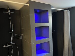 Apartamento, 2 habitaciones | Baño