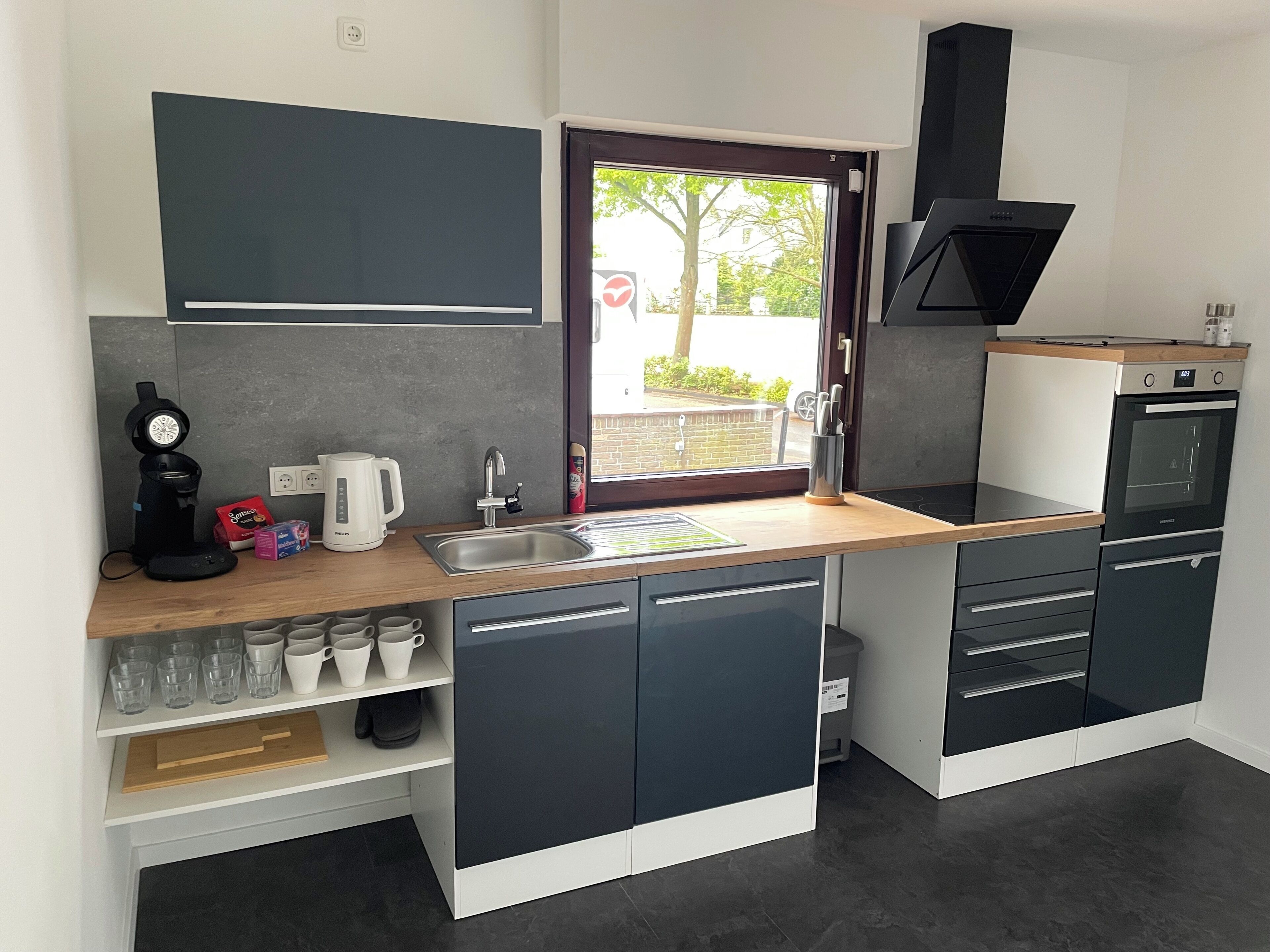 Toaster, Mixer, Reinigungsartikel, Küchenrolle