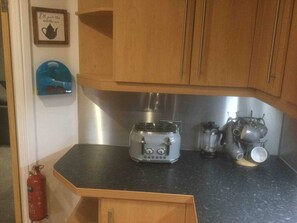 Condo, 2 chambres, accessible aux personnes à mobilité réduite, balcon | Intérieur