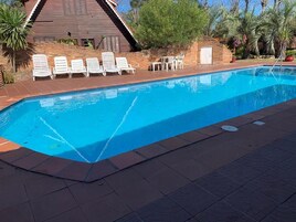 3 piscinas cubiertas, una piscina al aire libre