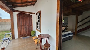 บ้านพัก, 5 ห้องนอน, พร้อมสิ่งอำนวยความสะดวกสำหรับผู้พิการ, ระเบียง | ลานระเบียง/นอกชาน