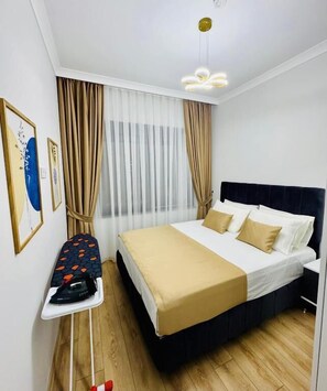 Condo, sacada, vista para o pátio | Ferros/tábuas de passar roupa, Wi-Fi de cortesia