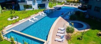 Sunny Shores Holiday