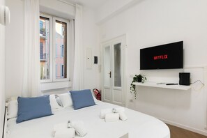 Unclassified image, 4 of 17, button - Vrbo Property (Milano)