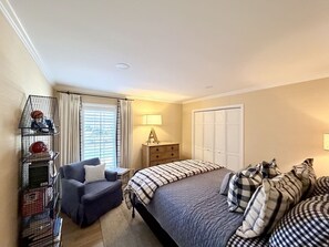 Desk, iron/ironing board, WiFi, bed sheets - FIFA World Cup Roswell Pool Home | 4BR (Roswell)