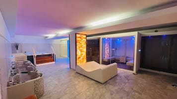 Sauna, vasca idromassaggio, bagno turco, massaggi