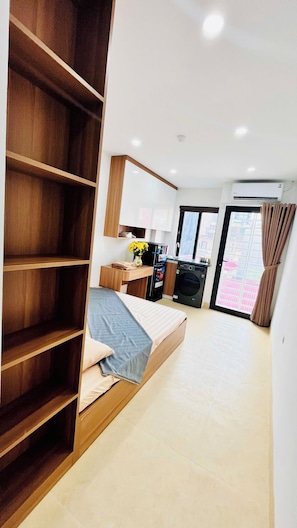 Deluxe Apartment, Balcony | Free WiFi, bed sheets - SPARTA Apartment Thai Ha (Dong Da)
