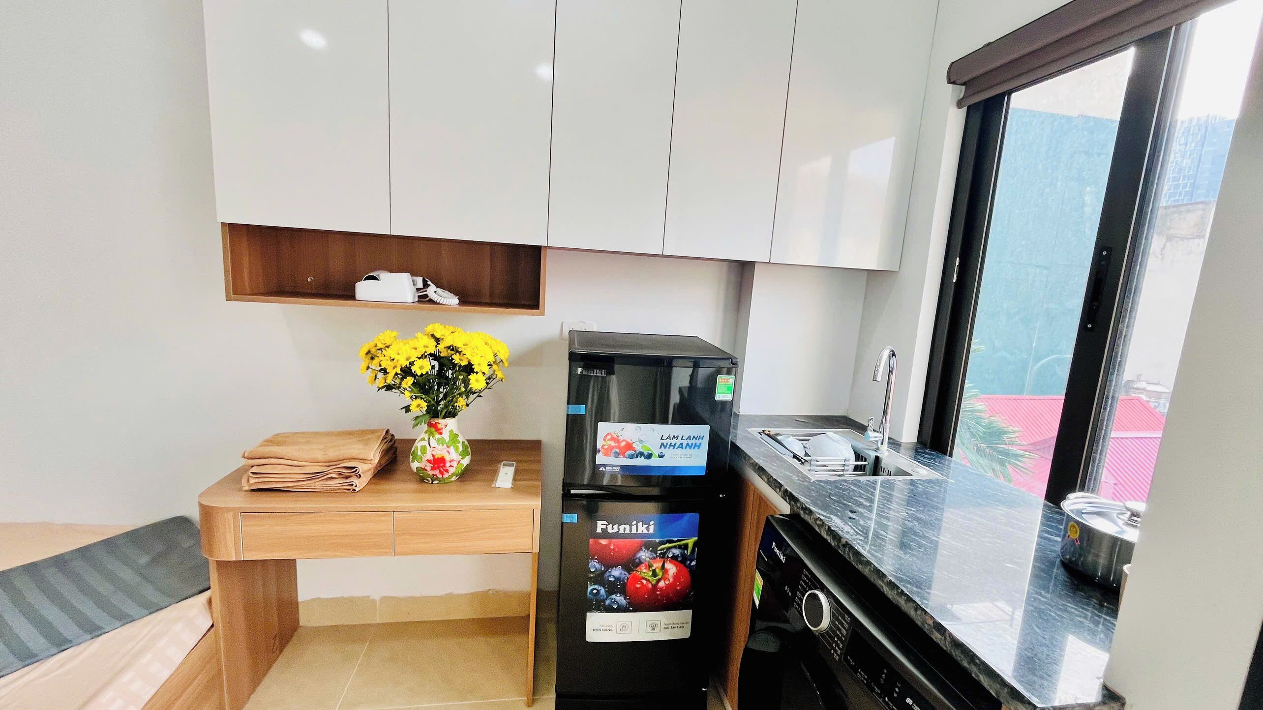 Deluxe Apartment, Balcony | Private kitchen | Mini-fridge