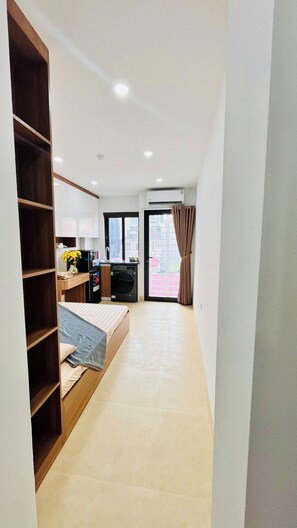 Deluxe Apartment, Balcony | Free WiFi, bed sheets - SPARTA Apartment Thai Ha (Dong Da)