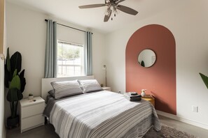 Unclassified image, 2 of 33, button