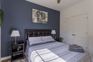 Unclassified image, 4 of 33, button