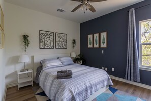 Unclassified image, 5 of 33, button