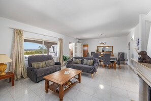 Living area - Casa Belcarina Amazing Luxury Sea View Villa Quinta Da Saudade, Guia, Albufeira (Albufeira)