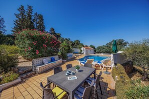 Outdoor dining - Casa Belcarina Amazing Luxury Sea View Villa Quinta Da Saudade, Guia, Albufeira (Albufeira)
