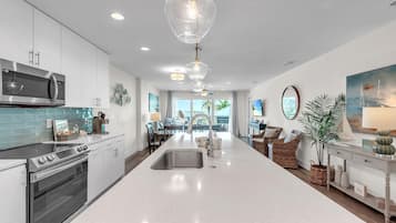 Condo, Multiple Beds (Madeira Del Mar 302) | Private kitchen