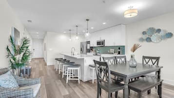 Condo, Multiple Beds (Madeira Del Mar 302) | Dining