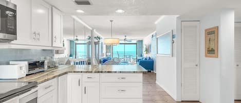 公寓式客房, 1 张特大床和 1 张沙发床 (Gulf Shores #205) | 私人厨房