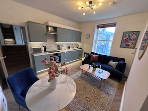 Unclassified image, 3 of 10, button - stunning dog friendly 1 bedroom apartment in historic bank (Leyburn)