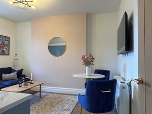 Luokittelematon kuva, 4 kautta 10, painike