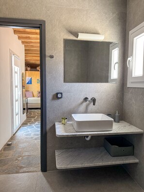 Classic Studio, Garden View | Bathroom - Oxalis Mykonos Apartments (Mykonos)