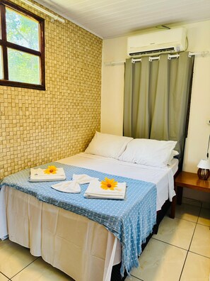 Basic House, Balcony | Iron/ironing board, free WiFi, bed sheets - Casa Adriê (Itacaré)