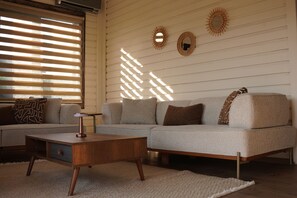 Bungalow Deluks, patio, pemandangan kebun | Area keluarga