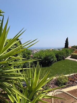 Property grounds - Charming apt sea view on Bormes (Bormes-les-Mimosas)