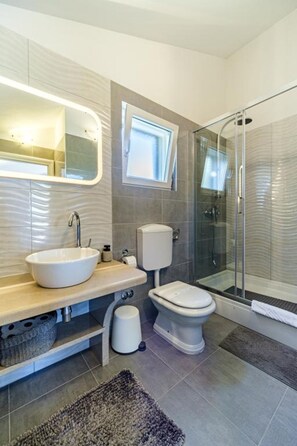 Room, 1 Bedroom, Accessible, Balcony | Bathroom - Room-suíte Aconchegante Para Casal (Paraty)