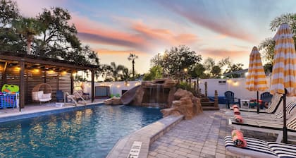 Sleeps 8 - Pool w/ Slide - Games - 6 Min to IMG