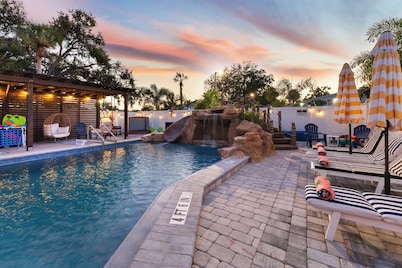 Sleeps 8 - Pool w/ Slide - Games - 6 Min to IMG