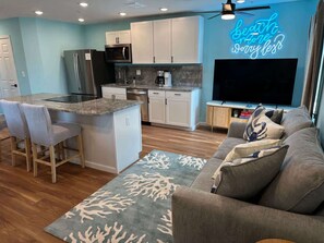 Unclassified image, 4 of 40, button - Sleeps 8 - Min to IMG - Heated Pool w/ Slide-Games (Bradenton)