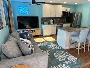 Een televisie en een kantoor