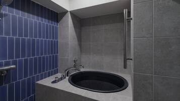 Signature Twin Room, Sauna | Bathroom | Slippers