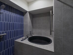 Signature Twin Room, Sauna | Bathroom | Free toiletries, hair dryer, slippers, towels - BASE LAYER HOTEL Fukuoka (Fukuoka)