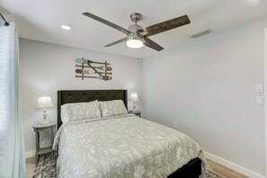 Travel cot, WiFi, bed sheets - Sleeps 6 - Heated Pool & Games - 6 Min to IMG (Bradenton)