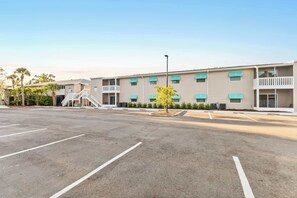 Exterior - Sleeps 6 - Heated Pool & Games - 6 Min to IMG (Bradenton)