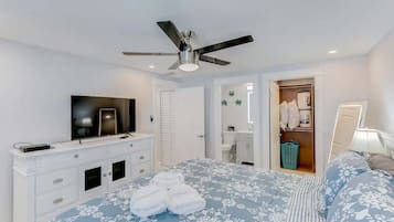 2 bedrooms, desk, iron/ironing board, travel cot