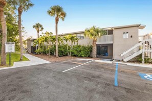 Exterior - Sleeps 6 - Min to IMG - Pool w/ Slide - Putt Putt (Bradenton)