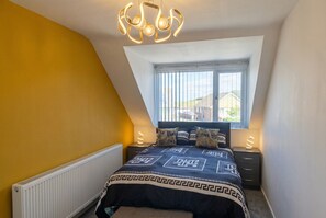 Desk, iron/ironing board, travel cot, WiFi