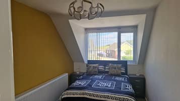 Skrivebord, strygejern/strygebræt, weekendseng, Wi-Fi