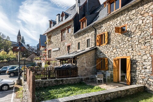 Casa Unhòla by SeaMount Rentals
