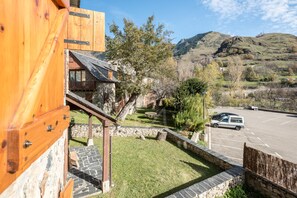 Property grounds - Casa Unhòla by SeaMount Rentals (Unha)