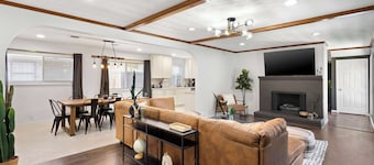 6BD/3.5BA Modern Rustic Retreat | Yard, Pool & BBQ