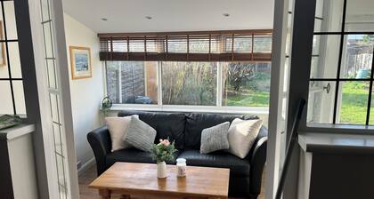 Rose Barn. A delightful 3-bedroom house in Southend-on-Sea near the beach