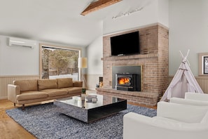 Unclassified image, 2 of 35, button