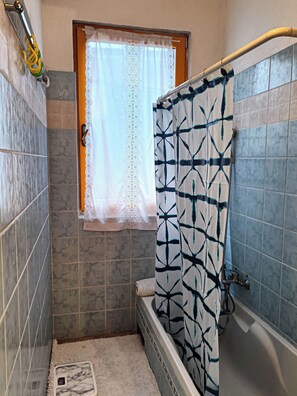 아파트, 더블침대 1개