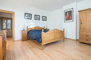 Unclassified image, 2 of 7, button - Vrbo Property (Genappe)