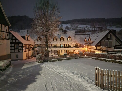 Apartment „Panorama“ mit Bergblick, Gemeinschaftsterrasse und WLAN