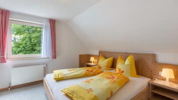 3 habitaciones, tabla de planchar con plancha, wifi y ropa de cama